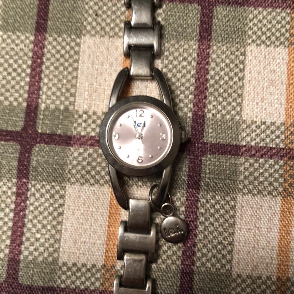 lei watch